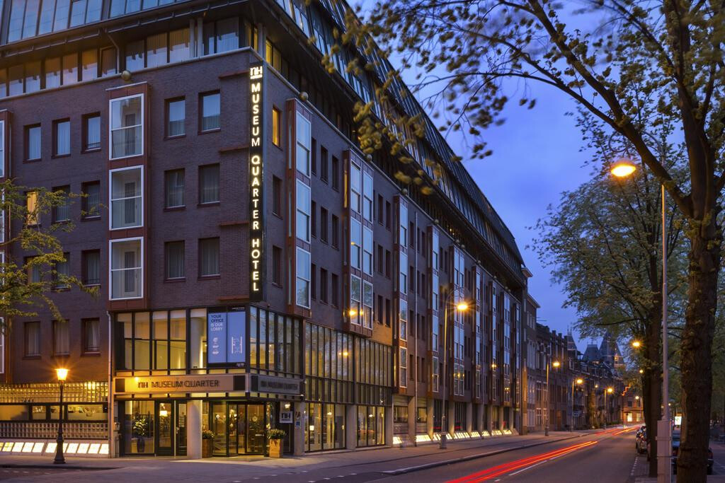 nh museum front night2